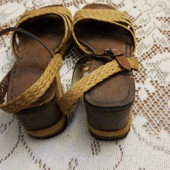 🛍💜Wooden & Burlap style sandals🌹😊 - Picture 6 of 8